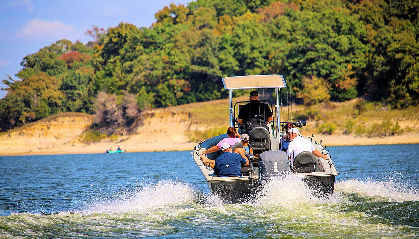 Lake Texoma Striper Fishing Guides - Dan Barnett & Jacob Orr Guaranteed Striper Fishing